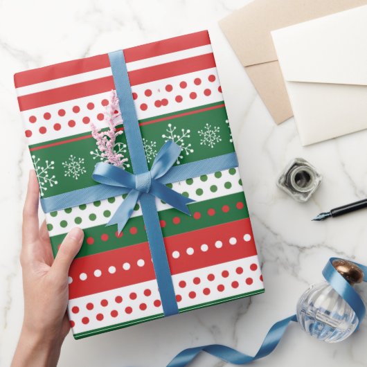 Red Green and Blue Festive Christmas Pattern Cadeaupapier (Geschenken)