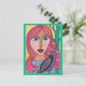 Red Haired Woman avec carte postale d'oiseaux (Debout devant)