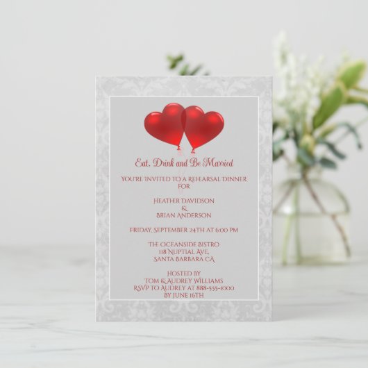 Red Heart Balloons Rehearsal Dinner Invitation Kaart (Staand voorkant)