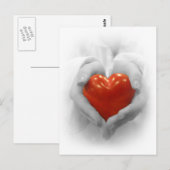 Red Heart in Hands, ik hou van je vorm Briefkaart (Voorkant / Achterkant)