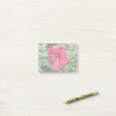 Red Hibiscus Post-it® Notes (Op bureau)