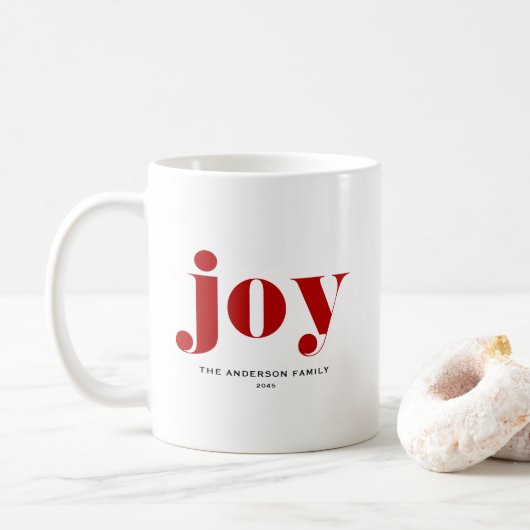 Red JOY Bold Typografie Moderne Kerst Koffiemok (Met donut)