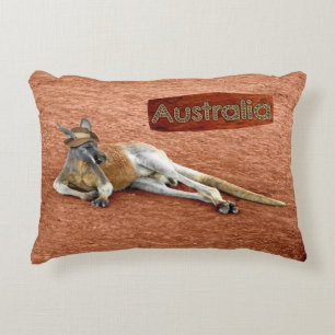 Red Kangaroo in het Pet Slouch Accent Kussen