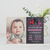 Red Ladybug Anniversaire Invitation avec photo (Debout devant)