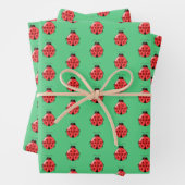 Red Ladybug Pattern Inpakpapier Vel (In situ)