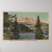 Red Lodge, MT - Uitzicht van het meer van Beartoot Poster (Voorkant)
