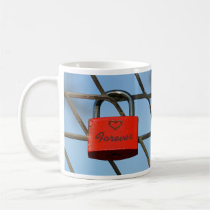 Red Love Lock Padlock met Heart op Fence Koffiemok