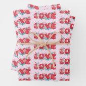 Red Love Text in Block Font Waterverf Pattern Inpakpapier Vel (In situ)