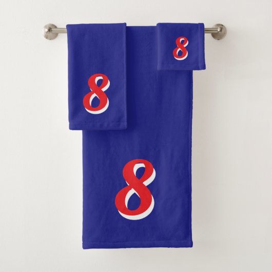 Red Lucky Number Eight on Blue (En situation)