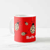 Red me! Cute colorful ladybugs, gepersonaliseerd Koffiemok (Voorkant links)