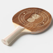 Red Oak Wood Pineapple Wedding Crest & Names Tafeltennisbatje (Voorkant Gekanteld)