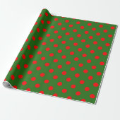 Red On Green Polka Dots Pattern Design Cadeaupapier (Uitgerold)