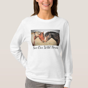 Red onze wilde paarden met lange hoes T-shirt