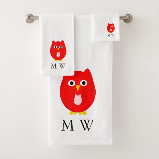Red Owl Design Monogrammed Bad Handdoek (Insitu)