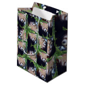 Red Panda Medium Cadeauzakje (Achterkant Gekanteld)