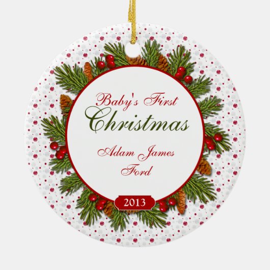 Red Pine koopt Holly Baby's eerste kerst Keramisch Ornament (Achterkant)