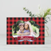 Red Plaid Rustic Christmas Wedding Uitnodigingen (Staand voorkant)