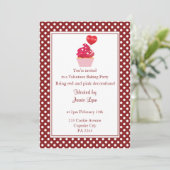 Red Polka dot valentine's day party Invitation (Debout devant)