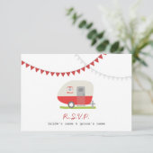 Red Retro Trailer & Bunting Wedding RSVP (Debout devant)