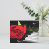 Red Rose op Piano Briefkaart (Staand voorkant)