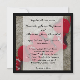 Red Rose Petals op Zand Beach Wedding Kaart