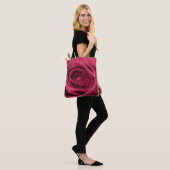 Red Rosebud Draagtas (Op model)