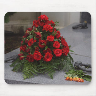 Red Roses Arrangement Muismat