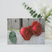 Red Roses & Barnwood Wedding Save the Date (Staand voorkant)