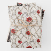 Red Roses Faux Wood Floral Wedding Inpakpapier Vel (In situ)