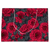 Red roses with gray leaves on black groot cadeauzakje (Voorkant)