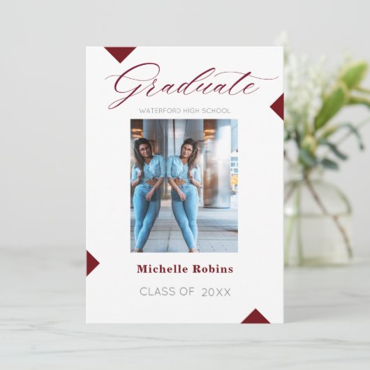 Red Script High School Faire-part (Debout devant)