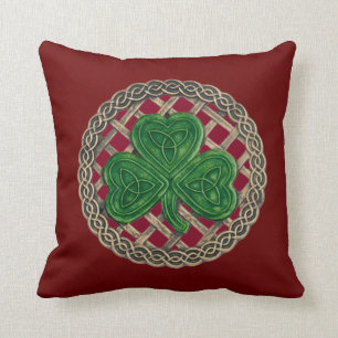 Red Shamrock and Celtic Knols Reversible Pillow Kussen