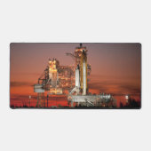 Red Sky voor Space Shuttle Atlantis Lancering Bureaumat (Voorkant)