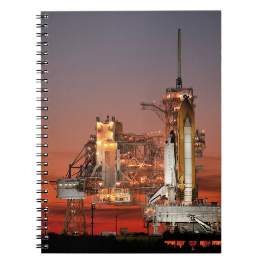 Red Sky voor Space Shuttle Atlantis Lancering Notitieboek (Voorkant)