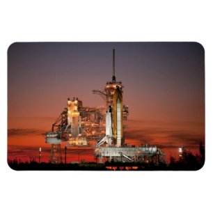 Red Space Shuttle Spaceship Atlantis op startpad Magneet