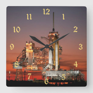 Red Space Shuttle Spaceship Atlantis op startpad Vierkante Klok