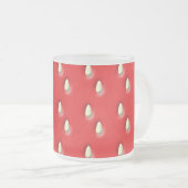 Red Strawberry Pattern. Matglas Koffiemok (Voorkant rechts)
