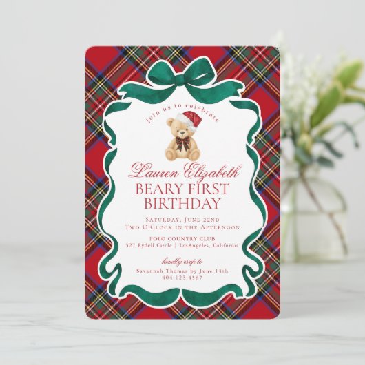 Red Tartan Plaid Christmas Beary First Birthday Kaart (Staand voorkant)