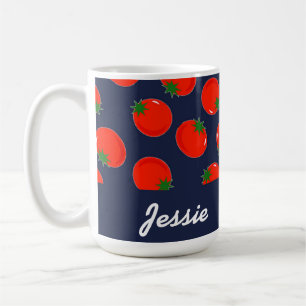 Red tomatoen on blue koffiemok
