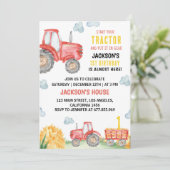 Red Tractor Farm Anniversaire Fête Invitation (Debout devant)