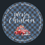 Red Truck Blue Christmas Retourner l'adresse Étiqu<br><div class="desc">Créez de magnifiques étiquettes d'adresse de retour de Noël avec un camion rouge classique sur un motif de plaid de buffle bleu. Personnalisez facilement ces étiquettes de Noël bleus à damiers avec votre nom de famille et votre adresse.</div>