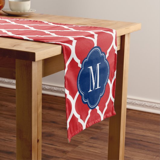 Red White en Blue Moroccan Quatrefoil Monogram Korte Tafelloper (Voorbeeld)