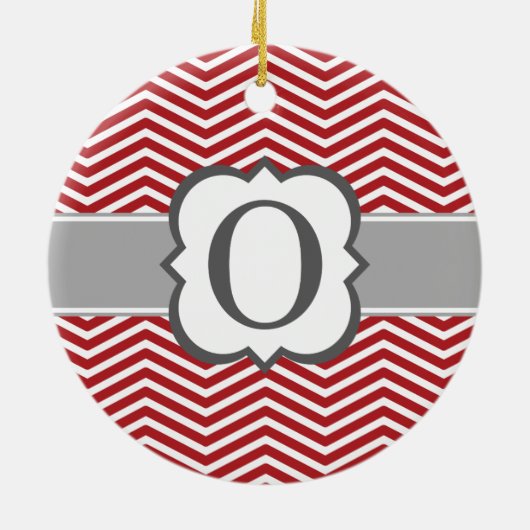 Red White Monogram Letter O Chevron Keramisch Ornament (Achterkant)