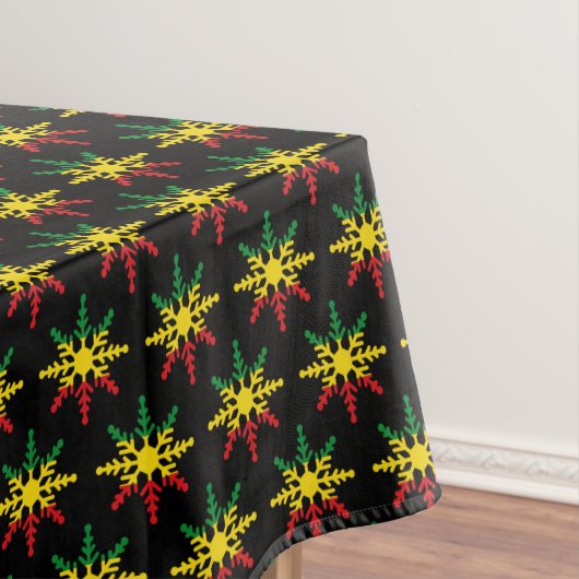 Red Yellow Green Black Snowflakes Pattern Rasta Tafelkleed (Voorbeeld)