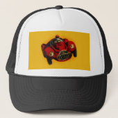Red Yellow Old Auto Racing Car Trucker Pet (Voorkant)