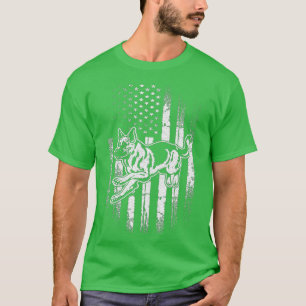 Redding van patriottische honden in FLAG T-shirt