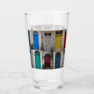 Reeks kleurrijke voordeuren op Malta Glas