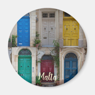Reeks kleurrijke voordeuren op Malta Magneet