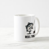 Reel Trouble Mug – Funny Fishing Gift for Anglers  (Devant droit)