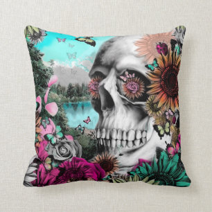 Reflectie. Florale landschapskull. Kussen